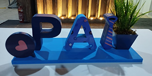 construção de peças cenográficas